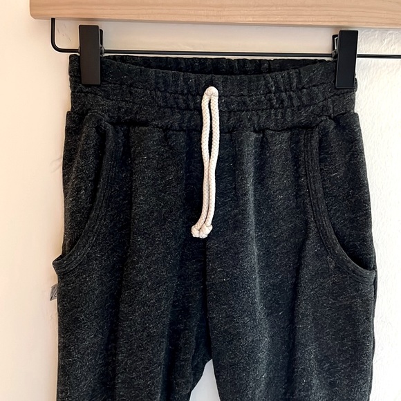 Childshoods Clothing jogger set 8/9 - Picture 8 of 11